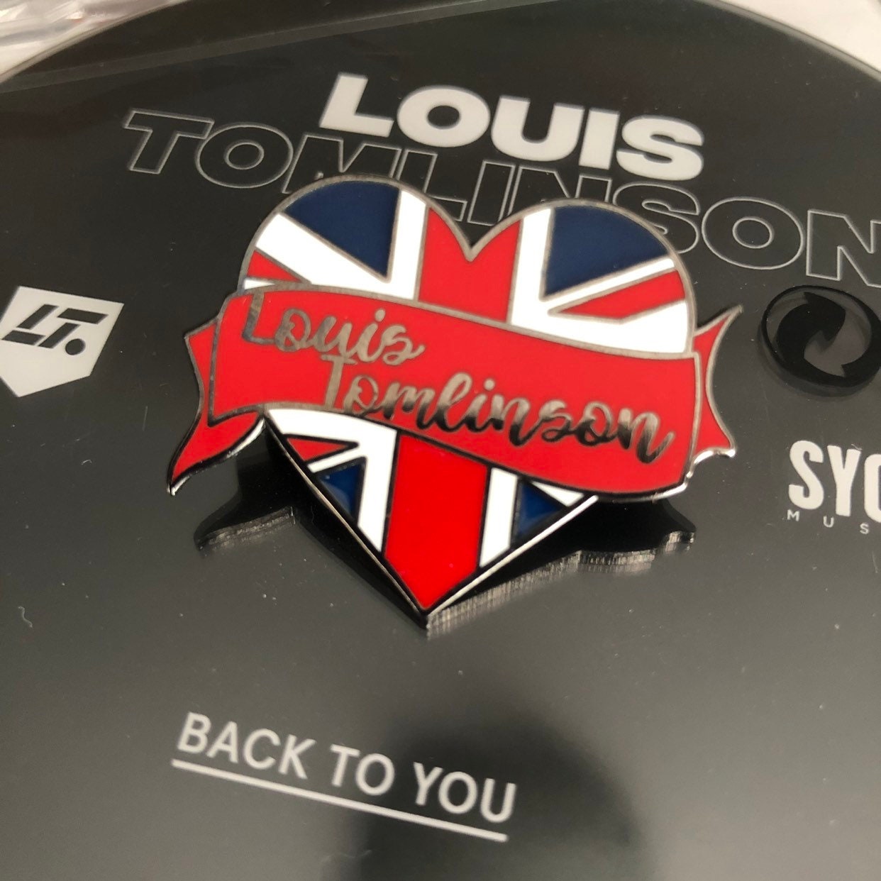 Louis Tomlinson Heart Enamel Pin